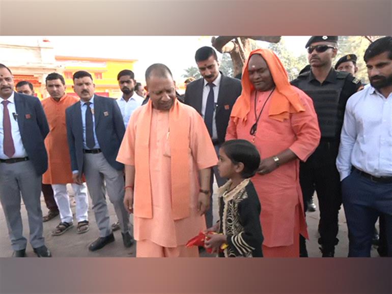 UP CM Yogi visits Balrampur, offers prayers at Devi Patan temple