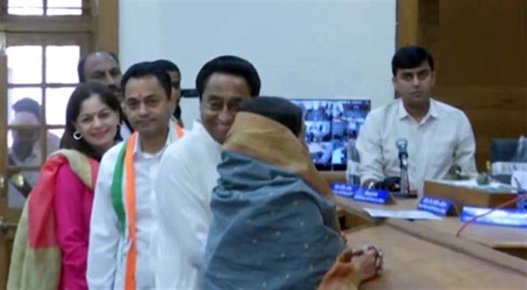 MP: Congress leader Nakul Nath files nomination form Chhindwara parliamentary seat