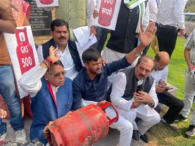MP government tables Budget, Congress stages walkout from assembly