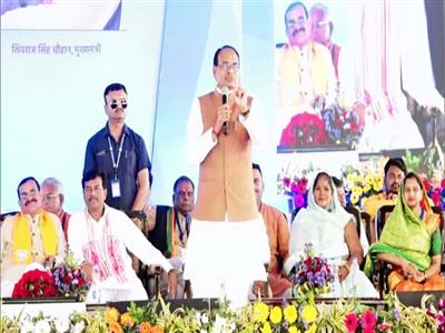 All open-air bars in Madhya Pradesh will be shut down from April 1, says CM Chouhan