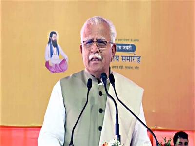 Haryana CM Khattar pays tributes to Bhagat Singh, Sukhdev, Rajguru on Shaheed Divas