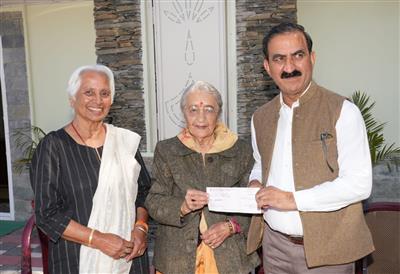 90 year-old donates Rs. 1 lakh towards Aapda Rahat Kosh