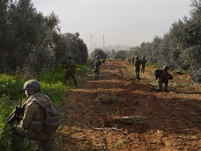 Four Israeli soldiers injured in blast inside Lebanese territory