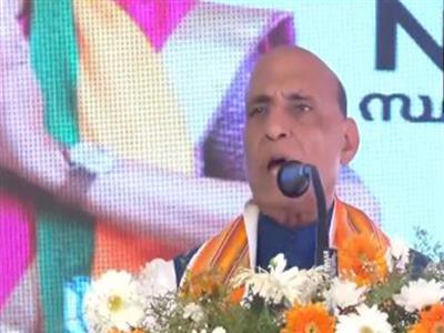 Rajnath Singh condemns CPI (M) and Congress, alleges efforts to weaken India