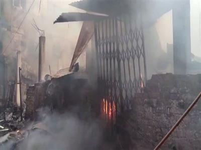 Fire breaks out at godown in Kolkata