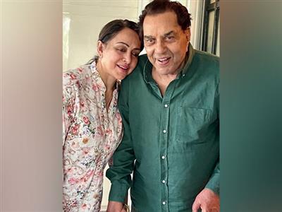 Esha Deol drops adorable post to celebrate her parents Dharmendra, Hema Malini's 44th wedding anniversary