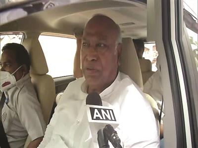 Sonia, Rahul called to ED office to 'harass' them, alleges Kharge