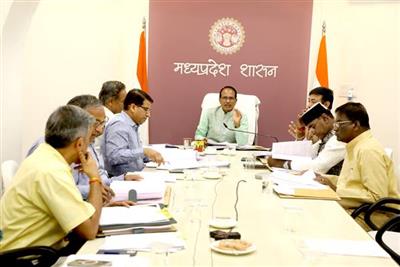 Give priority to employment of local youth in industries: CM Chouhan
