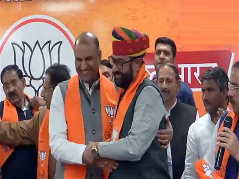 Rajasthan Congress' tribal leader Mahendrajeet Malviya joins BJP