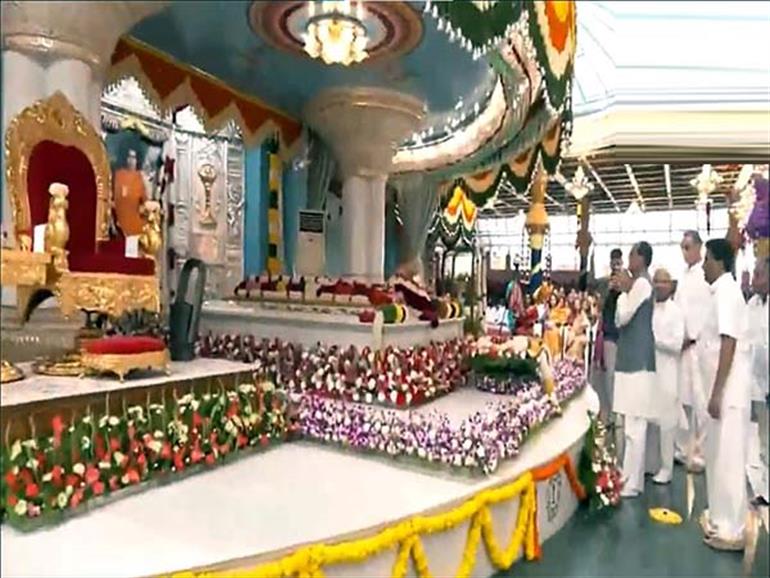 Union Minster Shivraj Singh Chauhan offered prayers at Sathya Sai Baba Temple in Andhra Pradesh on Guru Purnima