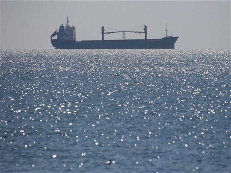 Venezuela sends troops to Colombia border with US ships to combat drug cartels