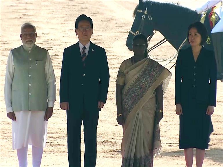 PM Modi attends ceremonial reception for South Korean President Lee Jae Myung at Rashtrapati Bhavan