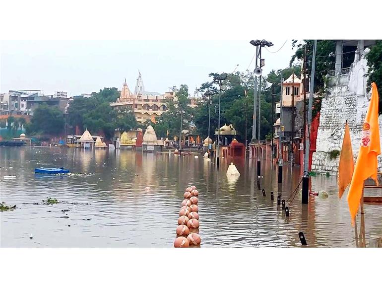 Madhya Pradesh: Heavy rain triggers waterlogging in Ujjain, Shipra River swells