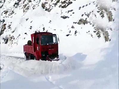 J-K: Snow clearance operation underway in Poonch's avalanche-hit area