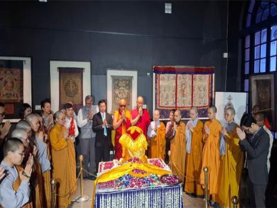 Monks offer prayers to Sarnath Buddha Relic before it commences sacred journey to Vietnam