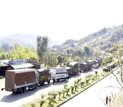 Vehicular movement halts on Jammu-Srinagar National Highway after mudslide