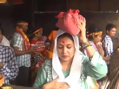 Assam: Devotees seek blessings for Indian Army at Kamakhya temple to repel Pakistani aggression