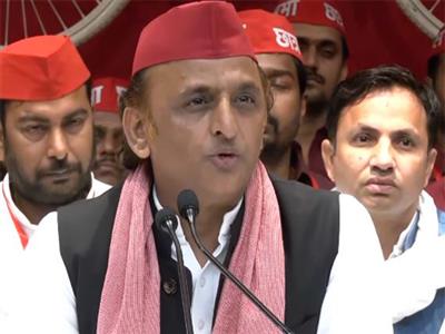 SP Chief Akhliesh Yadav urges government to act swiftly after spur in COVID cases reported