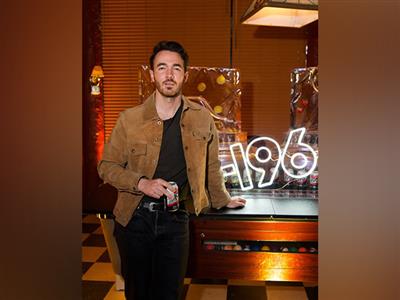Kevin Jonas opens up about seeing therapist to navigate 'jarring' highs and lows of his career