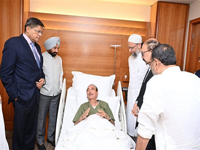 Ghulam Nabi Azad, part of MP Baijayant Panda-led delegation, hospitalised in Kuwait
