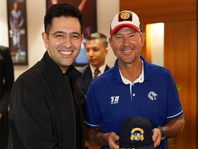 AAP MP Raghav Chadha meets Punjab Kings squad ahead of their fixture against RCB