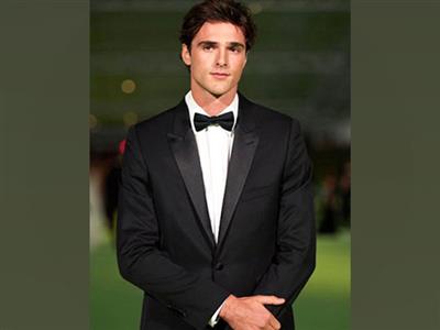 Jacob Elordi on bringing classic characters to life in 'Frankenstein', 'Wuthering Heights'