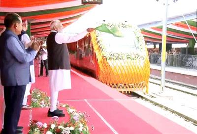 J-K: PM Modi flags off two Vande Bharat Express trains from Katra to Srinagar