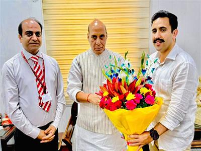 Himachal: Vikramaditya Singh meets Rajnath Singh, urges to declare Ghatasni-Shilha-Badhani-Bhubujot- Kullu road as national highway