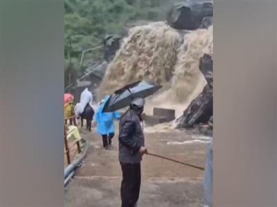 Pilgrimage to Kedarnath Dham halted due to falling stones, debris