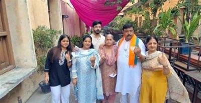 BJP candidate Jiwan Gupta casts vote along with family, claims victory