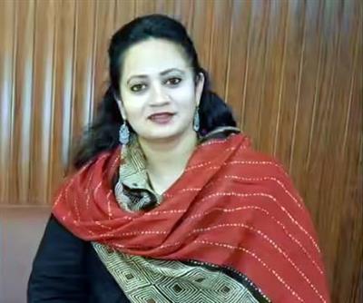 Health Minister Arti Singh Rao Felicitates Haryana Government Employee for Winning Gold in Netball at National Games 2025