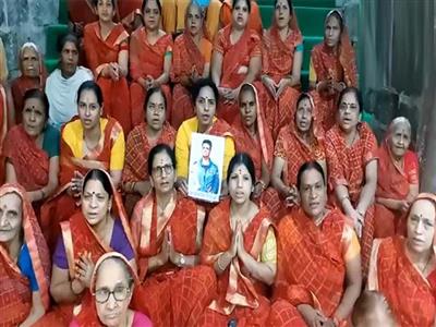 Ujjain: Devotees offer prayers at Mahakaleshwar Temple for Group Captain Shubhanshu Shukla's success