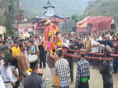 Himchal Pradesh: People celebrate Ashadh fair in Rampur to seek relief from drought and heat