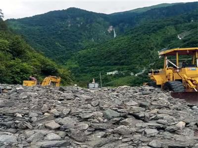 Landslides block Yamunotri Highway, Gangotri route remains open