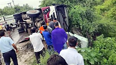 Himachal: Over 40 passengers injured after HRTC bus overturns in Solan
