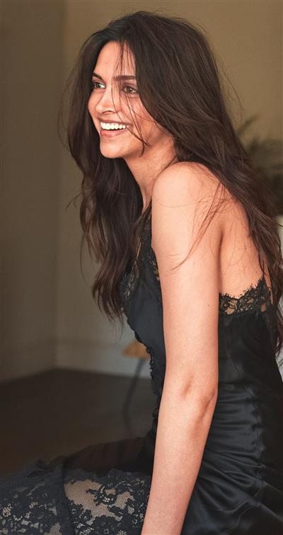 Deepika Padukone becomes first Indian to be honoured with Hollywood Walk of Fame star