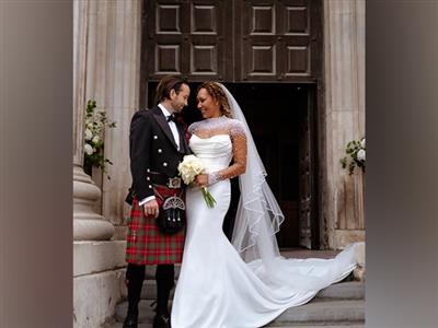 Mel B ties the knot with hairstylist Rory McPhee at London's St. Paul's Cathedral