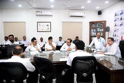 Union Minister Nitin Gadkari reviews progress of National Highway projects in Maharashtra