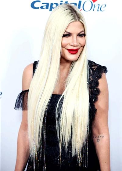 Tori Spelling says she is looking for 