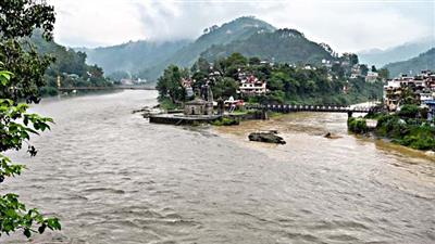 IMD issues orange alert for heavy rainfall in 6 districts of Himachal Pradesh over next 2 days