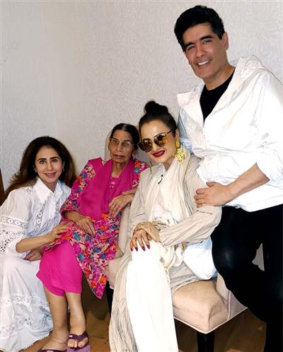 Rekha, Urmila Matondkar, Karan Johar gather together to celebrate birthday of Manish Malhotra's mom