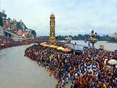 Massive crowd gathers in Haridwar city to take a dip in Holy Ganga for 'Shravan' Shivratri
