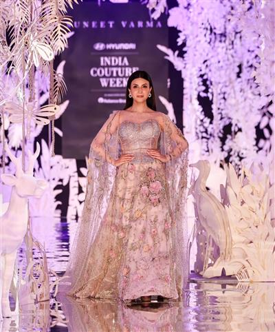 Riddhima Kapoor Sahni exudes royal grace in Suneet Varma's outfit at ICW 2025
