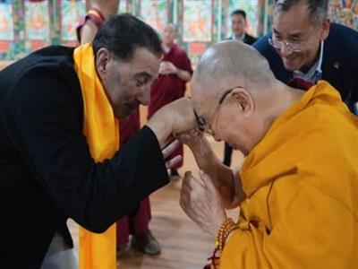 Sunny Deol expresses 'deep honour, 'gratitude' after meeting Dalai Lama