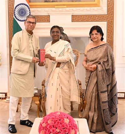 Hon’ble Haryana Governor Prof Ashim Kumar Ghosh calls on Hon’ble President Smt Droupadi Murmu
