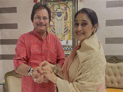 Disha Vakani reunites with Taarak Mehta's producer Asit Modi on Raksha Bandhan, fans requests her comeback