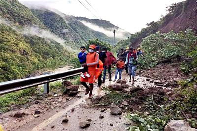 Uttarakhand: Thal - Munsyari and Munsiyari - Milam roads blocked, police urge people to stay on alert in rain-prone areas