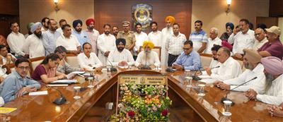 Paddy procurement season : Govt to install PAU-Calibrated meters in grain markets for standardise moisture measurement