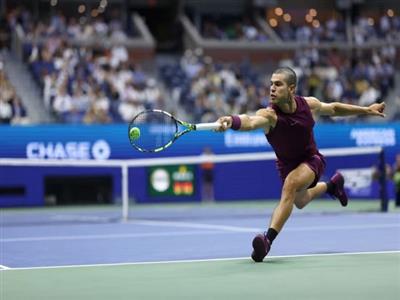 Carlos Alcaraz powers through to third round of US Open 2025