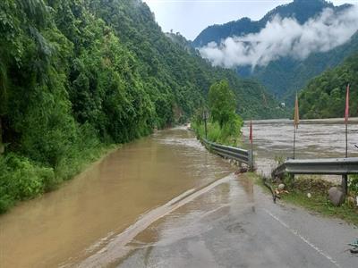 Uttarakhand: Badrinath highway between Srinagar and Rudraprayag submerged; cloudburst causes extensive damage, rescue underway
